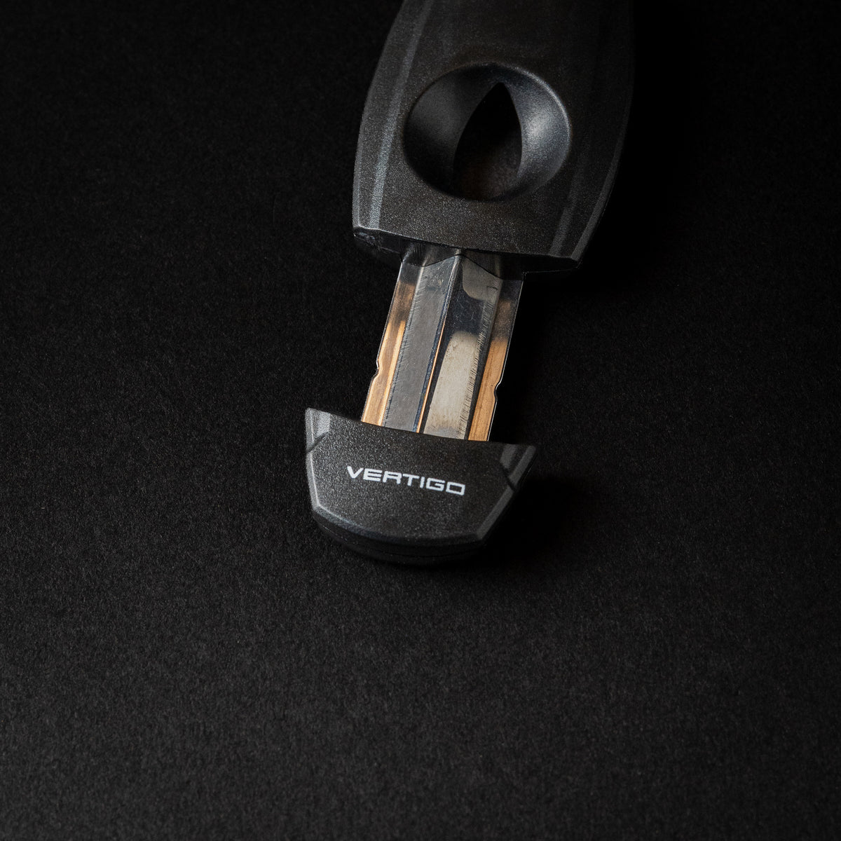 VERTIGO V-CUT